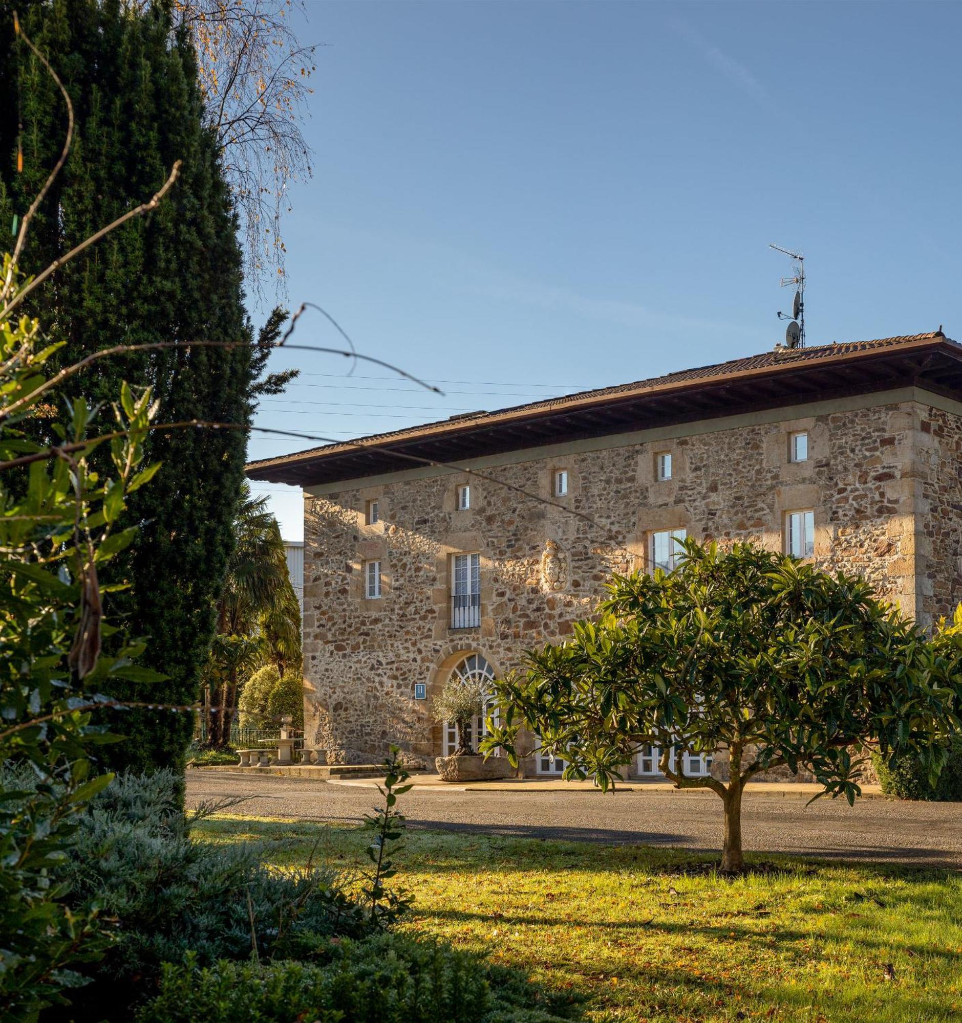 Etxeaundi Hotel Boutique Onate Bagian luar foto