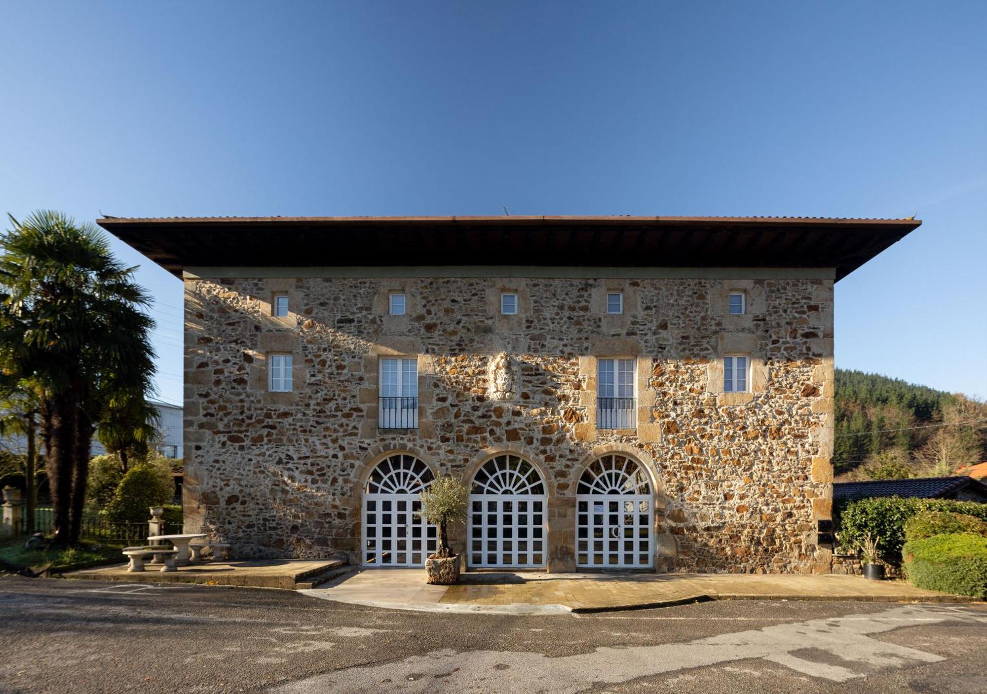 Etxeaundi Hotel Boutique Onate Bagian luar foto